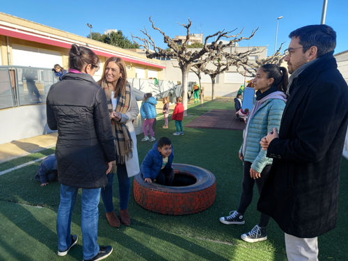 IMAGEN DE ARCHIVO DE LA ESCOLA DE NADAL EN CARDENAL CISNEROS.jpg