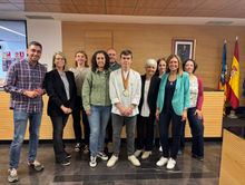 pau, sus padres y profesorado.jpg