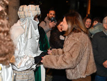 Alcaldesa entrega el bastón de mando.jpeg