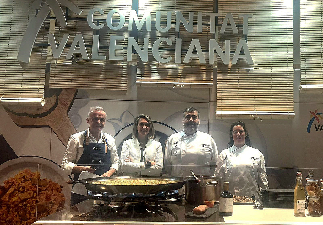 El restaurant ‘El Cantó del Palasiet’ representa a Altea a ‘Madrid Fusión, alimentos de España’ amb un showcooking, en el qual el seu xef Vicente Orozco preparava una paella de serviola, favetes i alls.