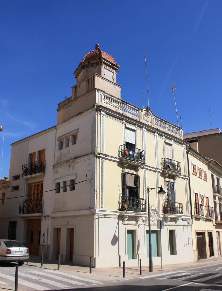 Edificio de viviendas antiguo ayuntamiento Quart de Poblet