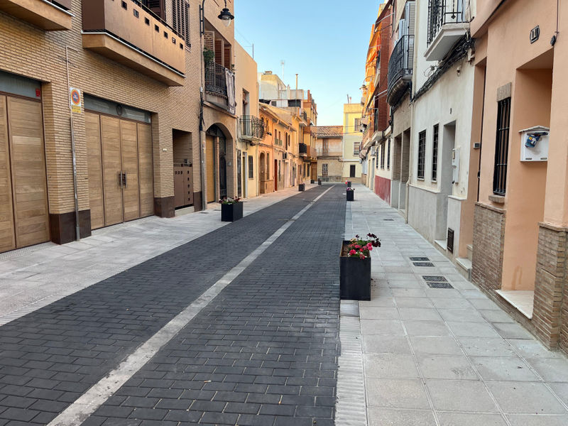 La calle Cirilo Amorós de Quart de Poblet totalmente reurbanizada y adaptada a un modelo más sostenible.jpeg