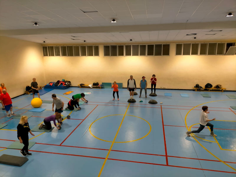 Actividades deportivas en el pabellón municipal de Quart de Poblet.jpeg