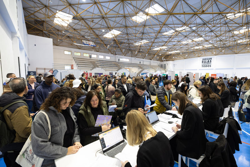 Imagen del Pabellón Municipal durante la edición del foro Connecta't Quart de Poblet.jpg