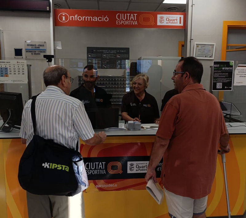 Imagen de dos usuarios de las instalaciones de la Ciudad deportiva en Quart de Poblet.jpeg