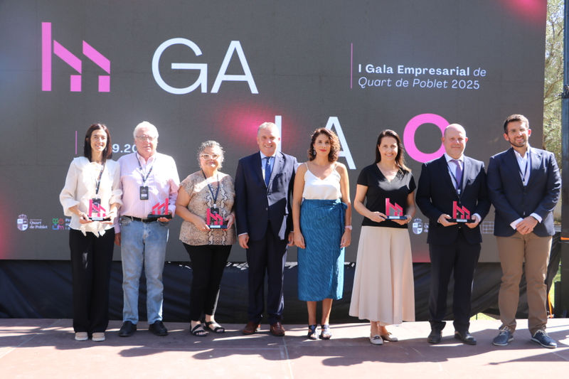 Núria Martínez, Eduardo Torres, Nieves Galán, Jaime Peris, Cristina Mora, Alejandra Pinto, Jorge Alonso y Francisco Hidalgo.JPG